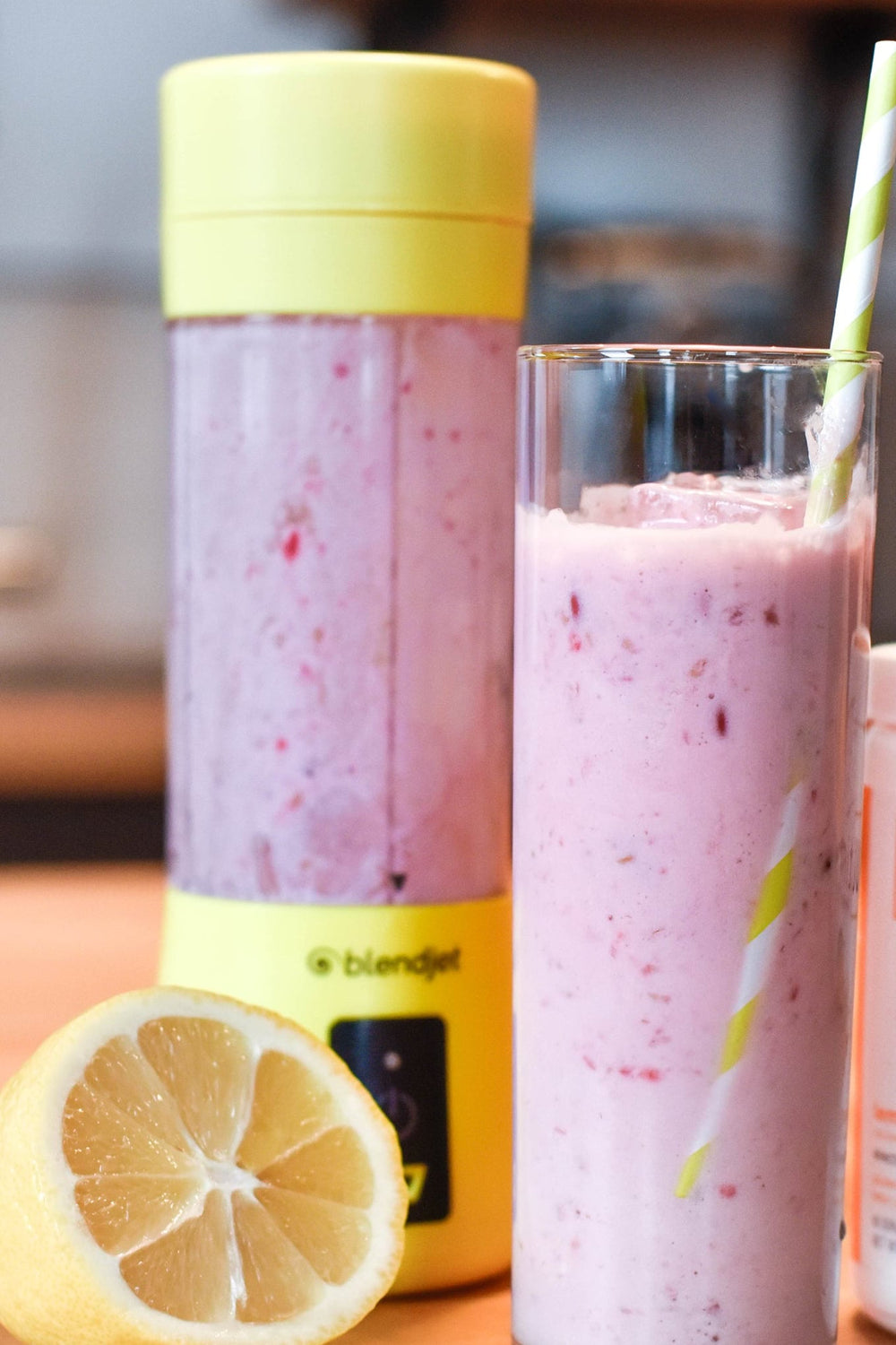 Low-Carb Creamy Raspberry Lemonade Smoothie